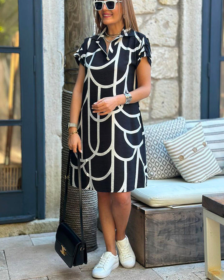 Duttini | Timeless Dress With Short Sleeves with a Flattering Silhouette