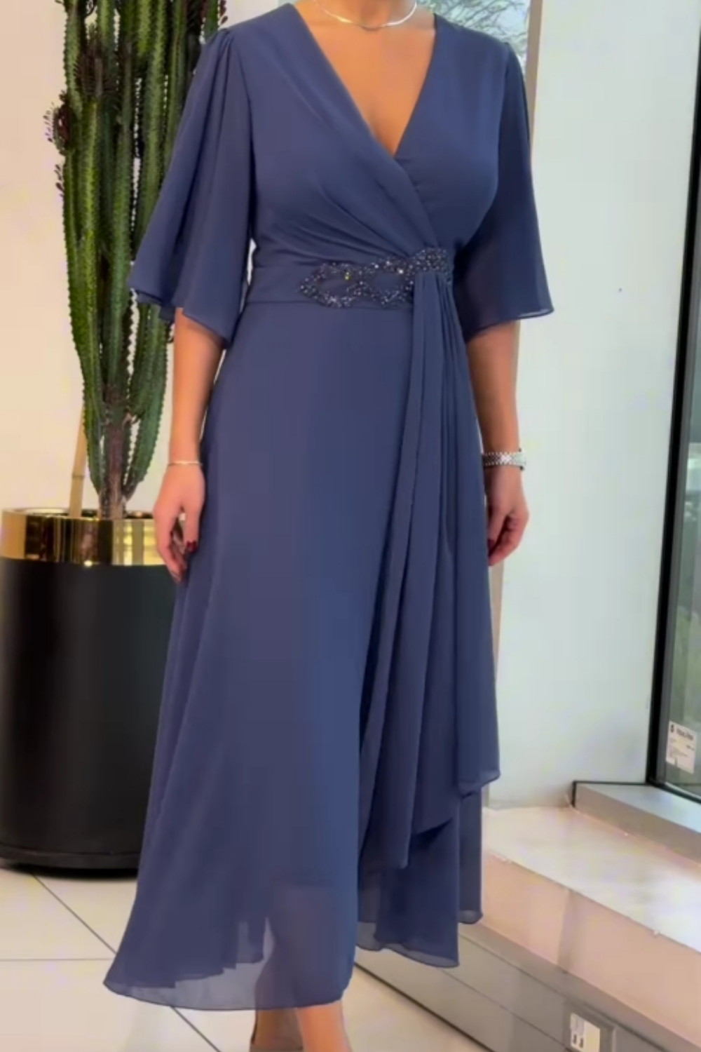 Duttini | Elegant V-neck Maxi Dress Made to Turn Heads