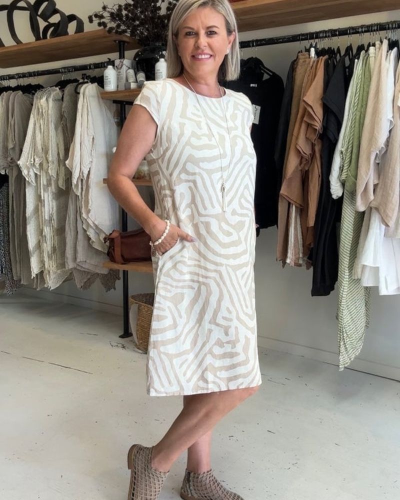 Duttini | Sculpted Summer Dress With Round Neck And Elegant Print