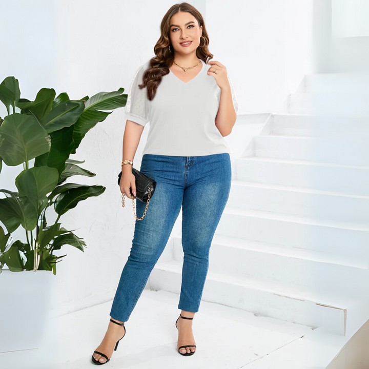 Duttini | Elegant V-Neck Top in a Flattering Cut