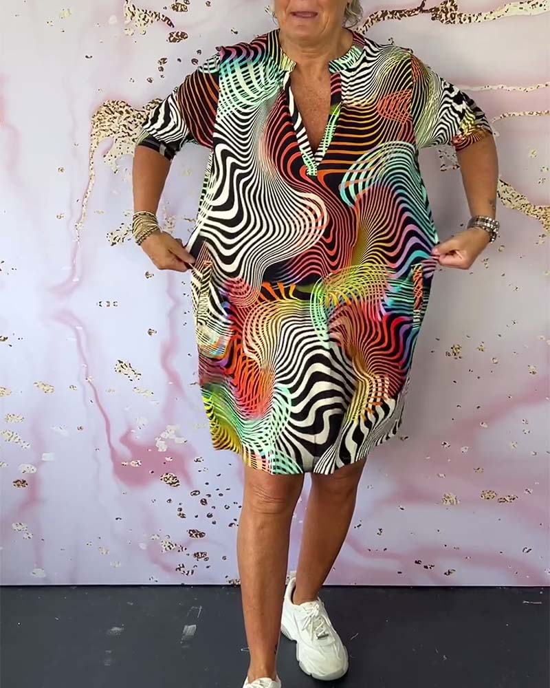 Duttini | Flowing Colorful V-neck Dress in a Flattering Cut