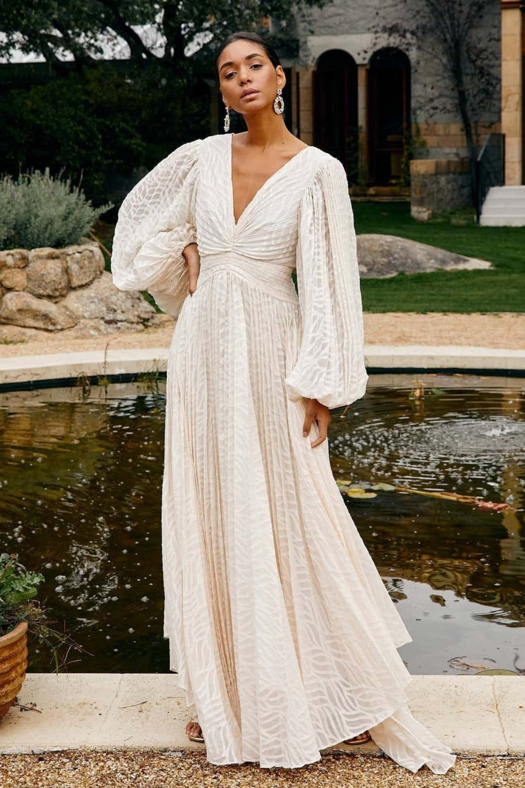 Duttini | Jacquard Ruched Puff Sleeve Backless Maxi Dress