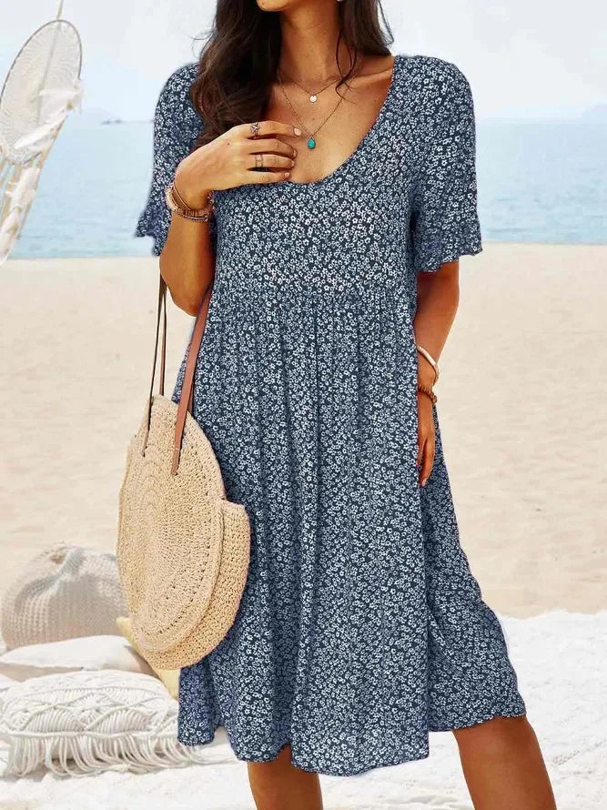 Duttini | Feminine Ditsy Floral V-Neck Short Sleeve Smock Dress