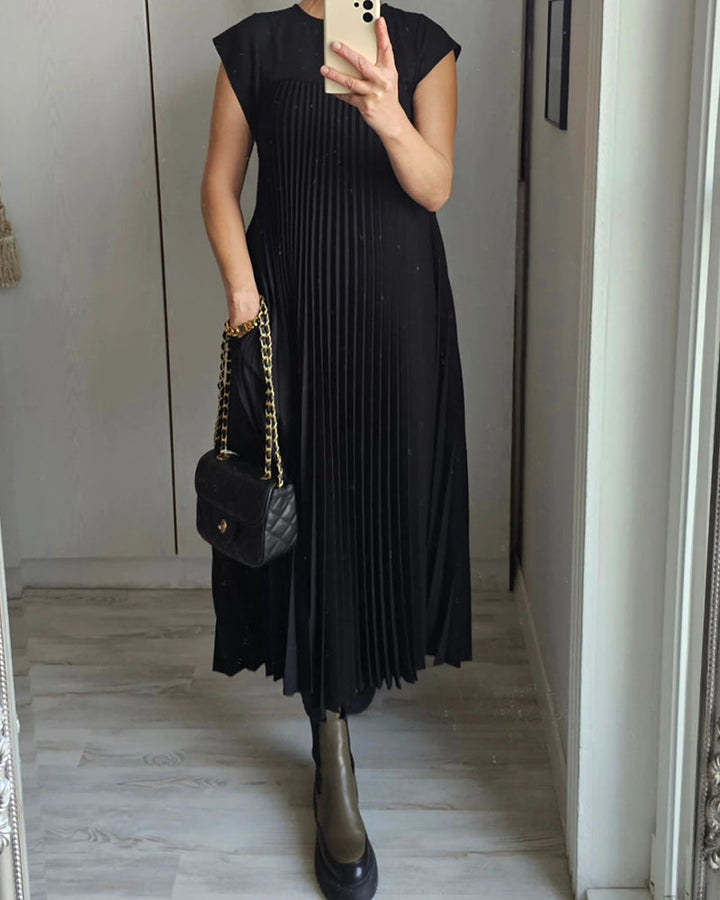 Duttini | Chic Flowy Pleated Maxi Dress Cocktail Made to Turn Heads
