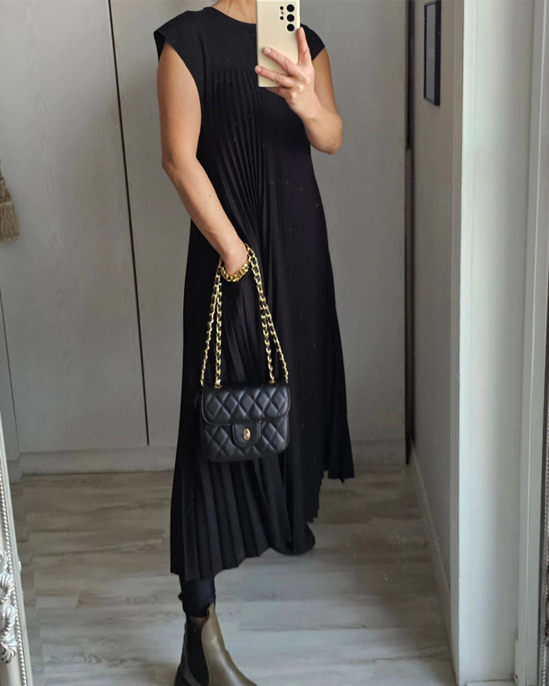 Duttini | Chic Flowy Pleated Maxi Dress Cocktail Made to Turn Heads