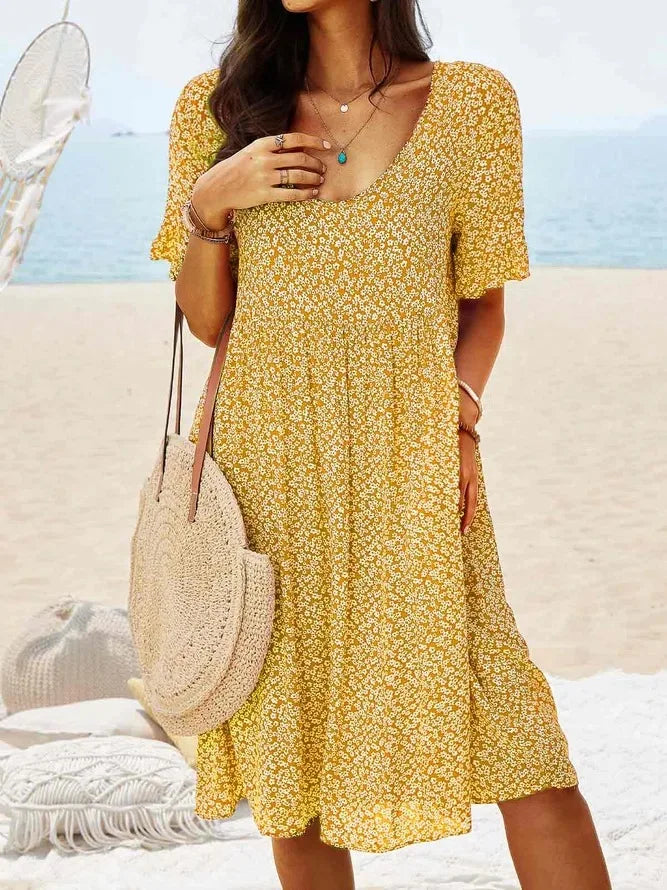 Duttini | Feminine Ditsy Floral V-Neck Short Sleeve Smock Dress