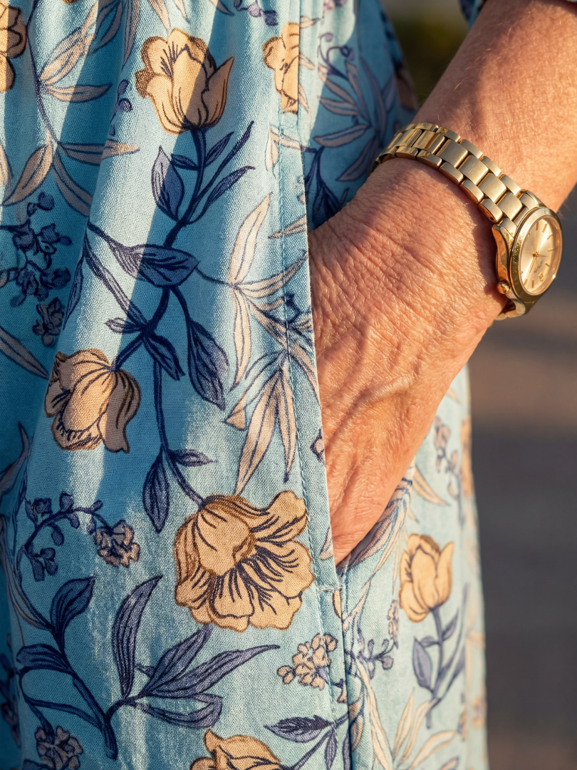 Duttini | Chic Meadow Gather Midi Dress with a Flattering Silhouette