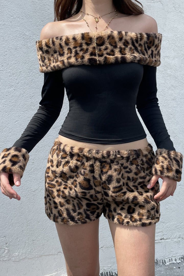 Duttini | Fleece Off-the-shoulder Two Piece Set in Leopard Print