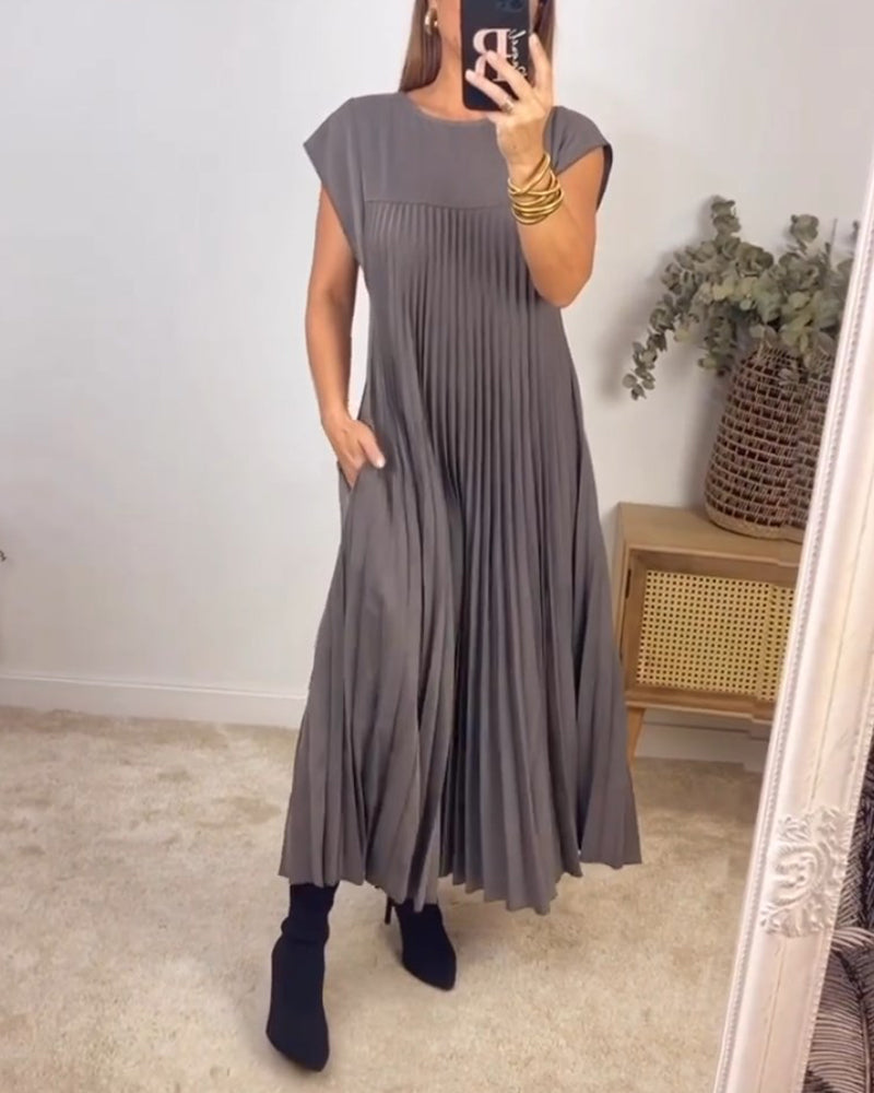 Duttini | Chic Flowy Pleated Maxi Dress Cocktail Made to Turn Heads