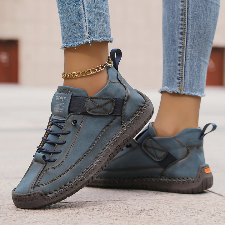 Duttini | Soft-Step Low Cut Lace-Up Design for Walking in Comfort
