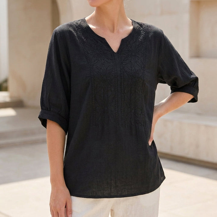 Duttini | Elegant Relaxed Woven Blouse With Notched V-Neckline And Floral Embroidery