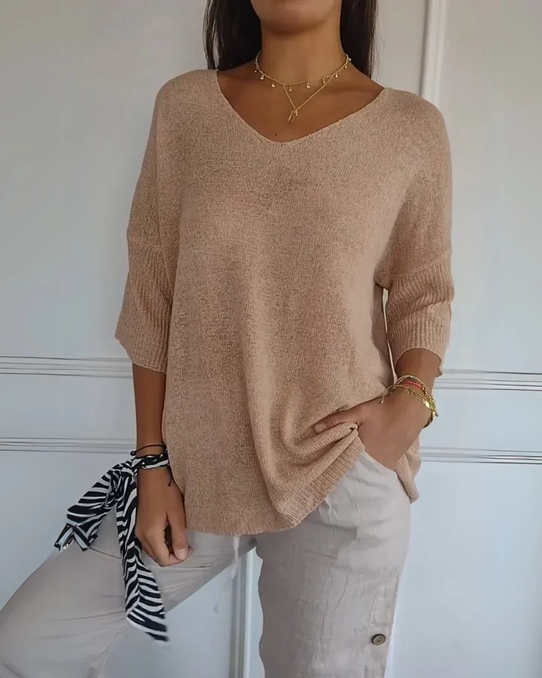 Duttini | Relaxed Fit V-Neck Tee