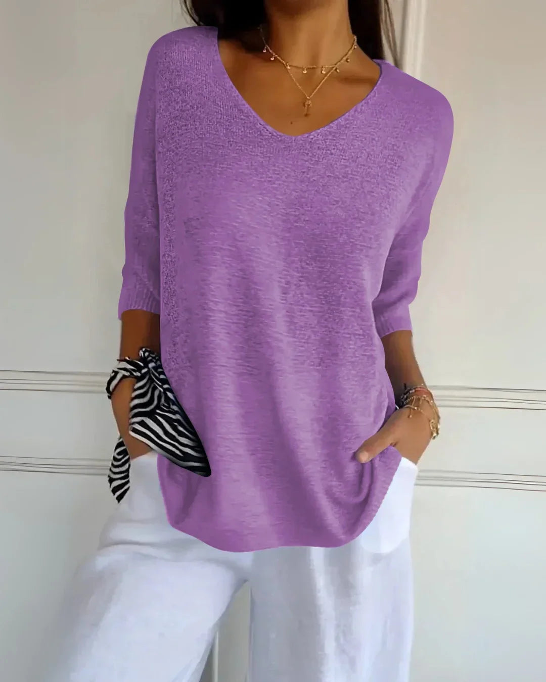 Duttini | Relaxed Fit V-Neck Tee