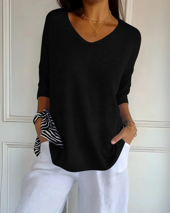 Duttini | Relaxed Fit V-Neck Tee