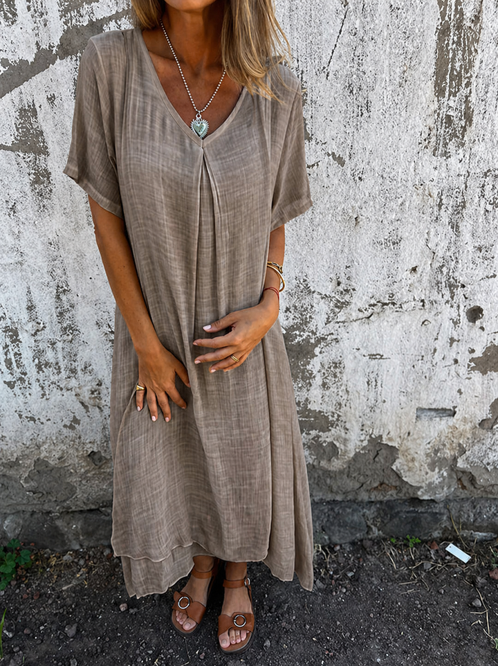 Duttini | Chic Loose V-neck Dress with a Flattering Silhouette