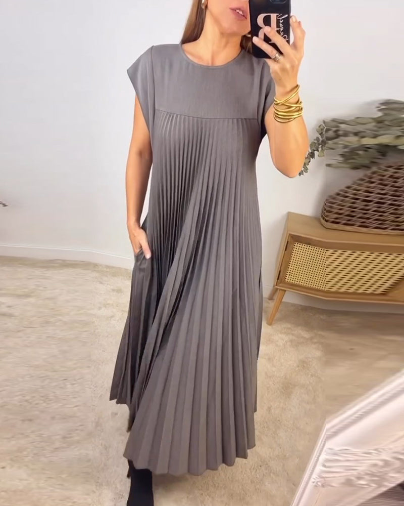 Duttini | Chic Flowy Pleated Maxi Dress Cocktail Made to Turn Heads