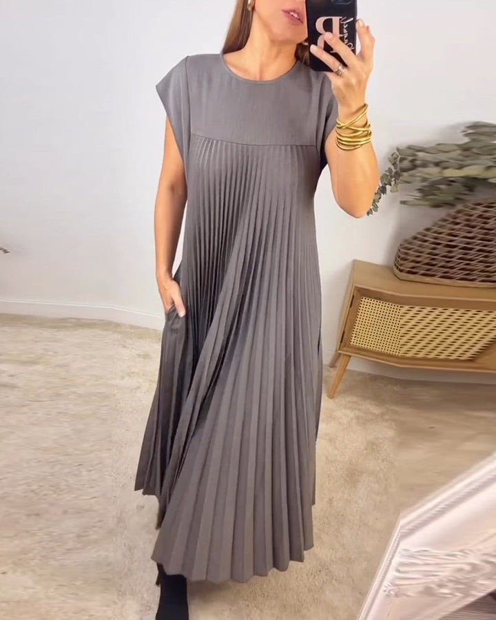 Duttini | Chic Flowy Pleated Maxi Dress Cocktail Made to Turn Heads