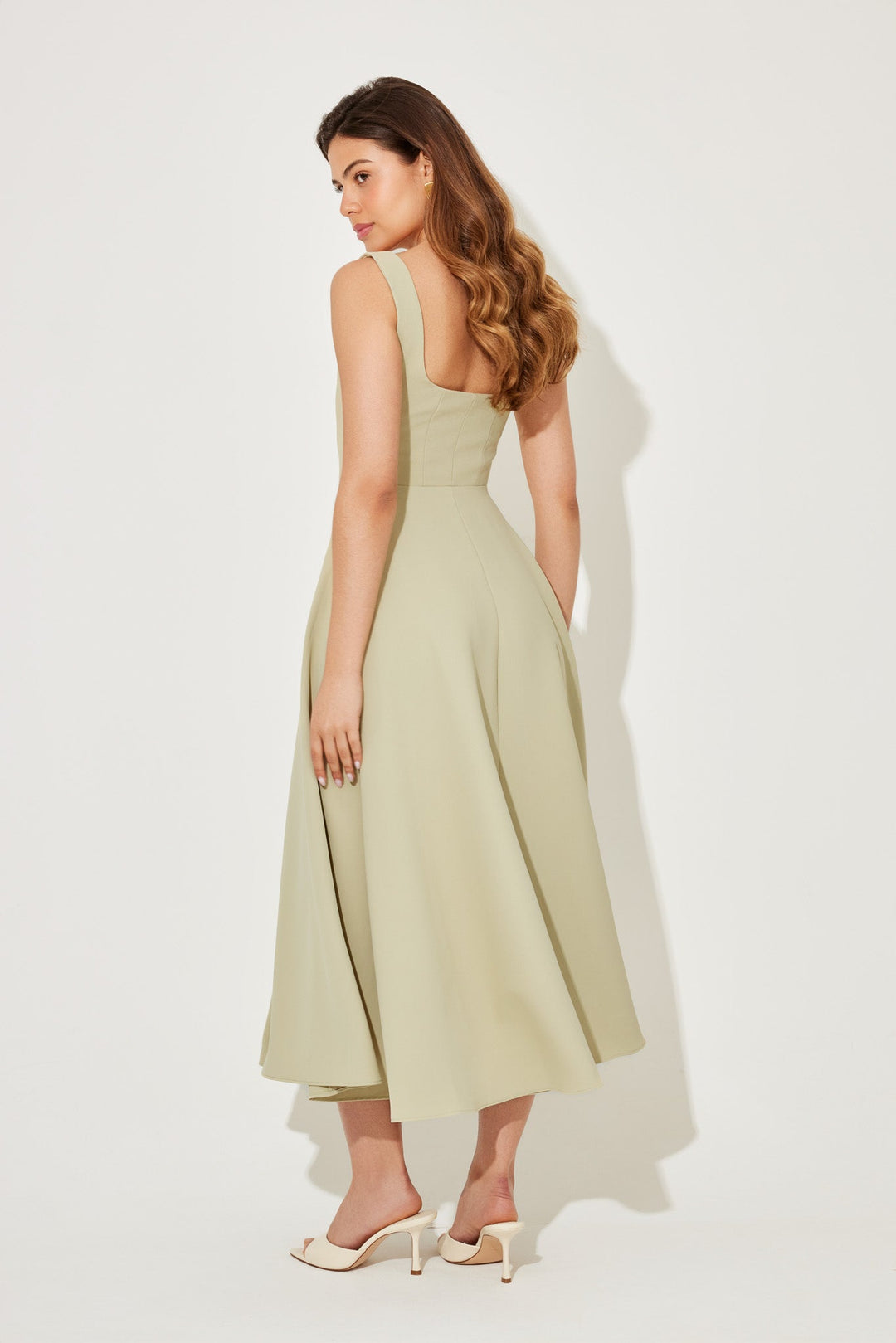 Duttini | Timeless Flowy Midi Dress with a Flattering Silhouette