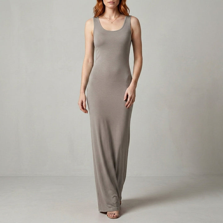 Duttini | Refined Valentina Rossi Sleeveless Scoop Neck Maxi Dress With Body-Skimming Silhouette