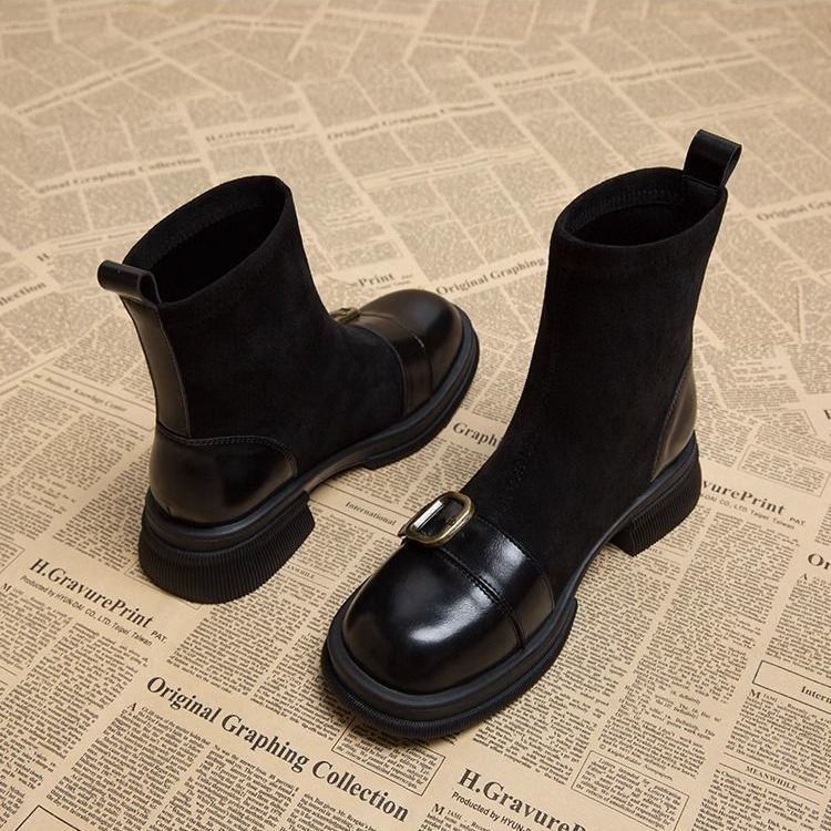 Duttini | Comfort-Fit Chunky Sole Buckle Detail Ankle Boots