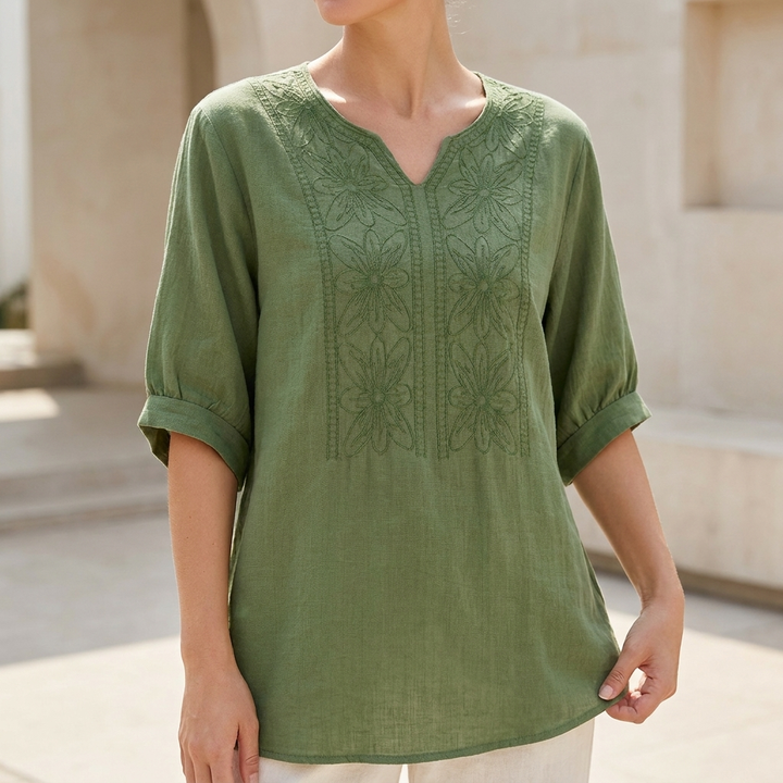 Duttini | Elegant Relaxed Woven Blouse With Notched V-Neckline And Floral Embroidery