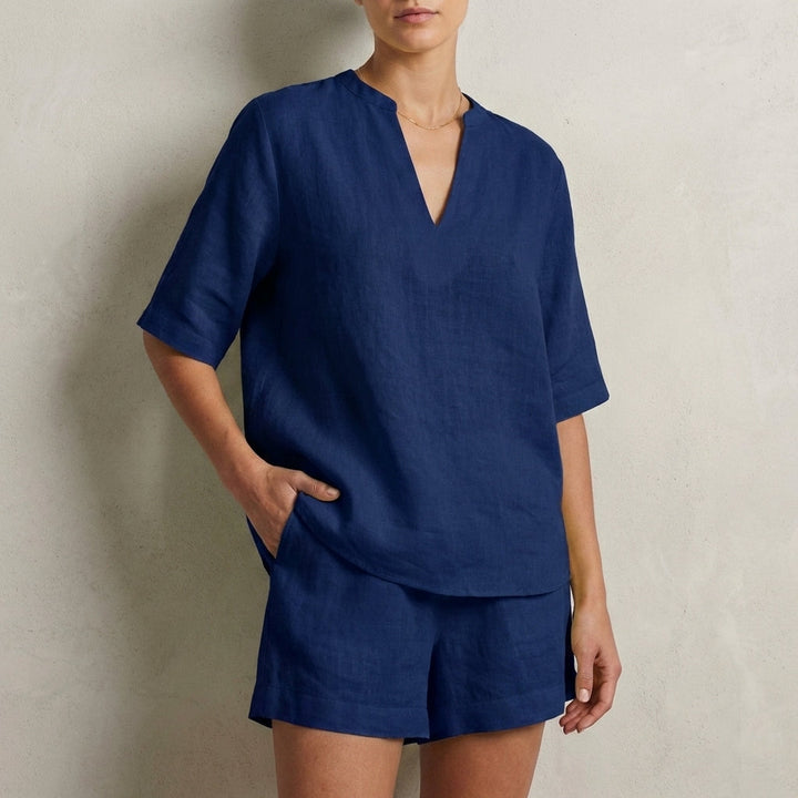 Duttini | Sculpted Relaxed Two-Piece Set With Split V-Neck Top And Wide-Leg Shorts