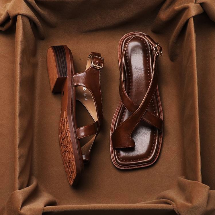 Duttini | Leather Cross Sandals