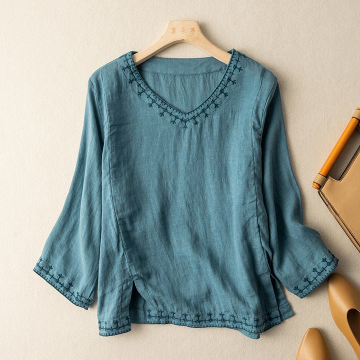 Duttini | Refined Pattern V-Neck Blouse with a Timeless Finish
