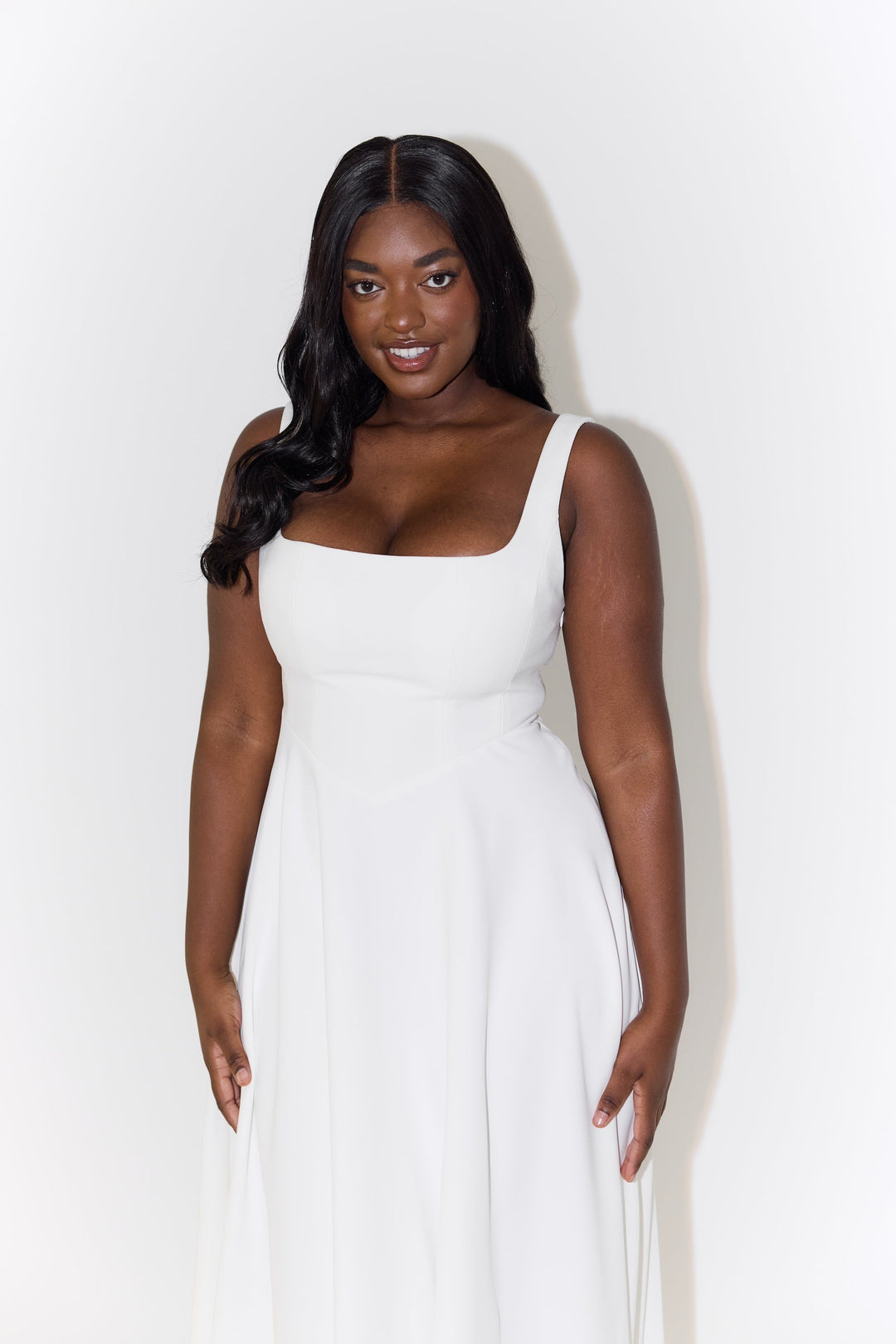 Duttini | Timeless Flowy Midi Dress with a Flattering Silhouette