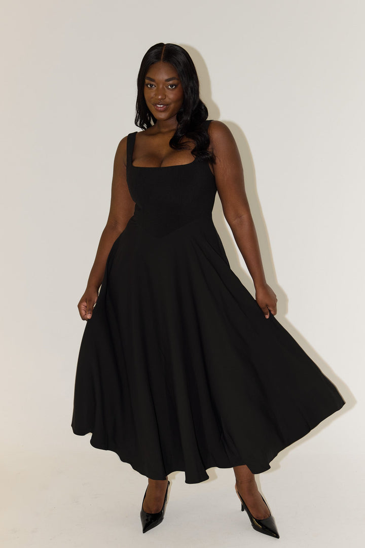 Duttini | Timeless Flowy Midi Dress with a Flattering Silhouette