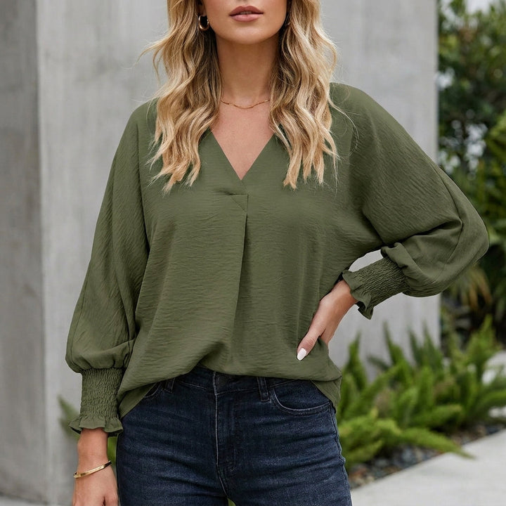 Duttini | Graceful Relaxed V-Neck Blouse With Textured Crinkle And Balloon Sleeves
