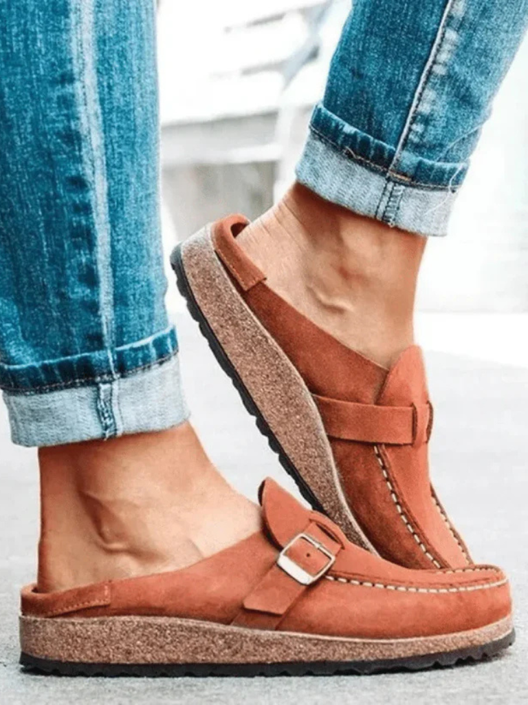 Duttini | Premium Buckle Strap Closed Toe with a Comfort Fit