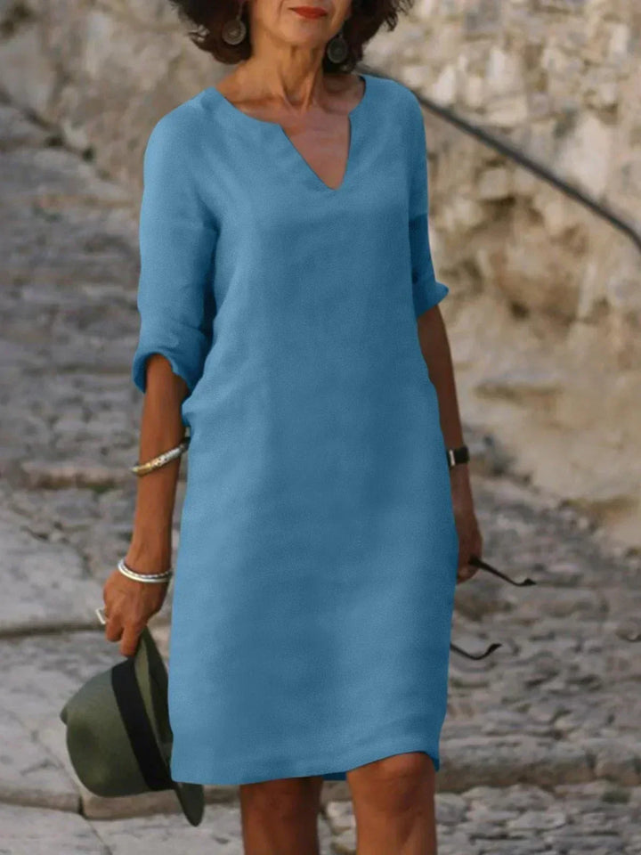 Duttini | Elegant Dress With V-Neck with a Flattering Silhouette