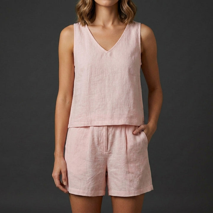 Duttini | Sculpted Relaxed V-Neck Vest And Pleated Shorts Set In Lightweight Woven Fabric