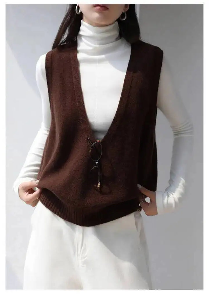 Duttini | Deep-V Wool Vest