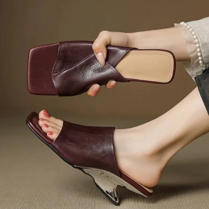 Duttini | Sculpted Mule