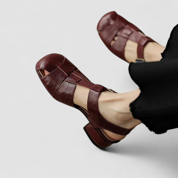 Duttini | Supportive Closed Toe with a Comfort Fit