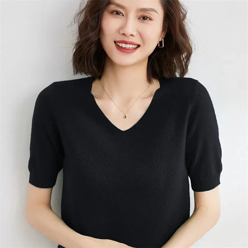 Duttini | V-Neck Knit Top for Women in Soft Fabric