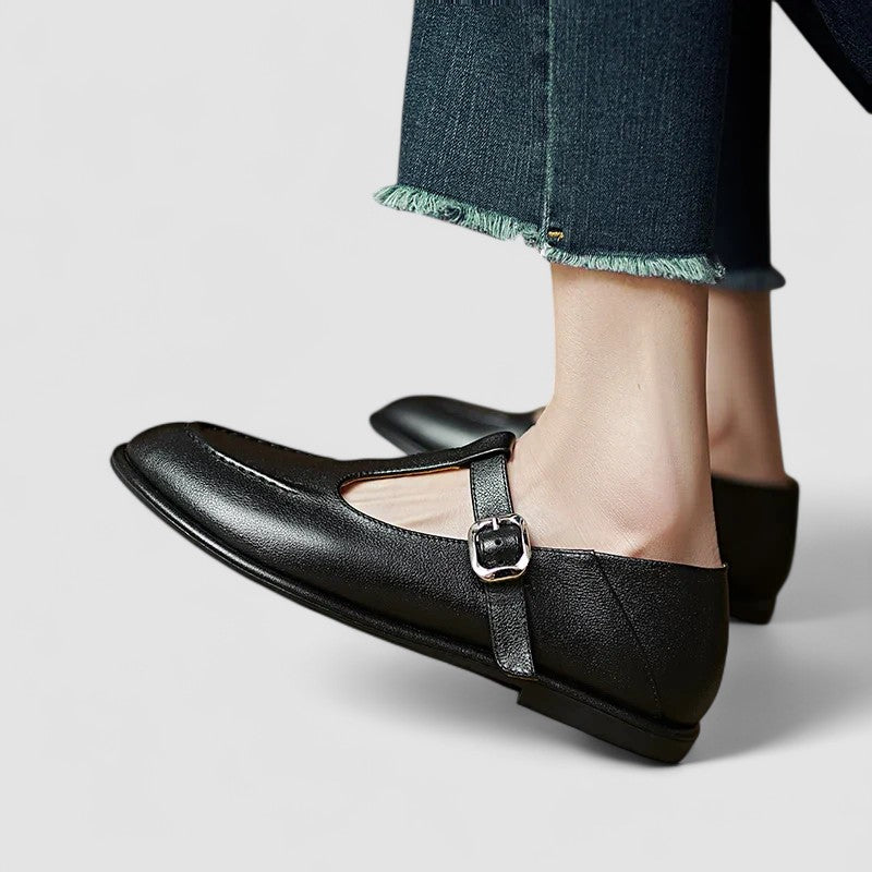 Duttini | Supportive T-Strap for Walking in Comfort
