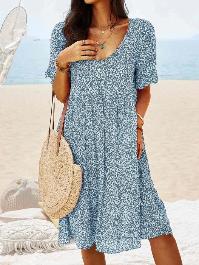 Duttini | Feminine Ditsy Floral V-Neck Short Sleeve Smock Dress