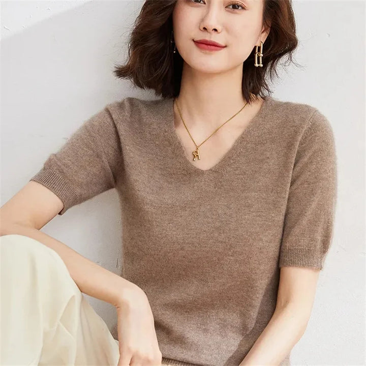 Duttini | V-Neck Knit Top for Women in Soft Fabric