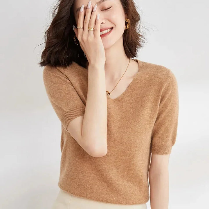 Duttini | V-Neck Knit Top for Women in Soft Fabric