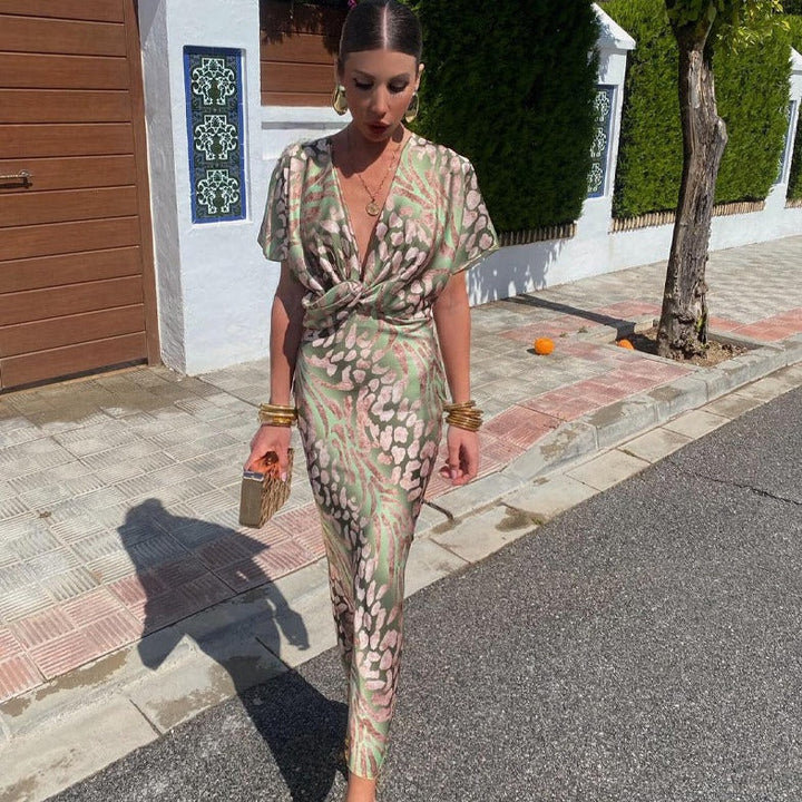 Duttini | Sophisticated Wedding Guest Dress in a Flattering Cut