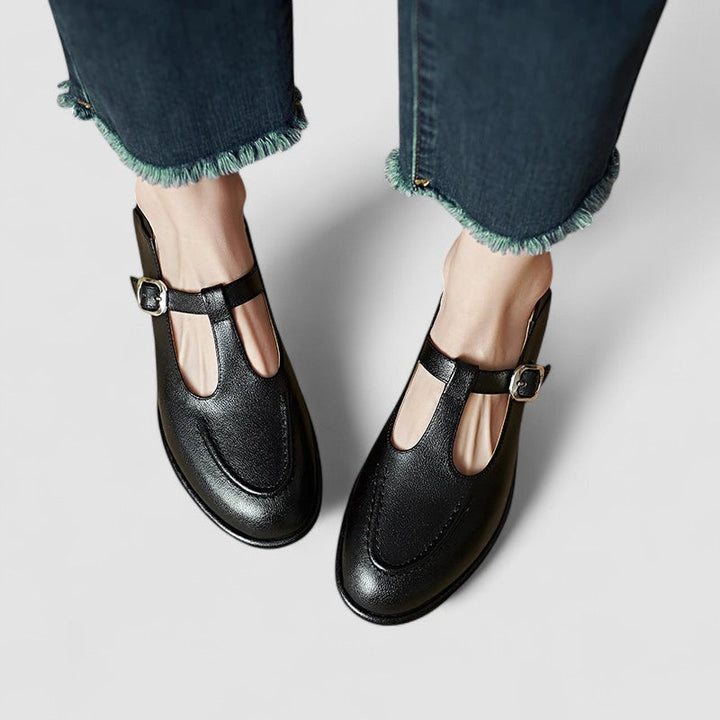 Duttini | Supportive T-Strap for Walking in Comfort