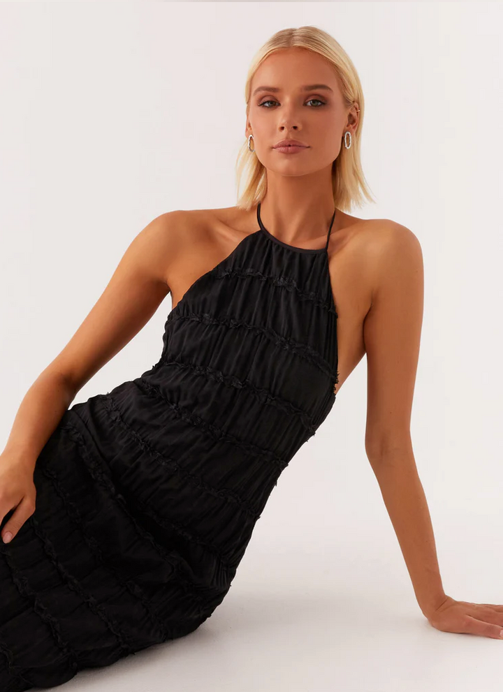 Duttini | Elegant Halter Maxi Dress with a Timeless Finish