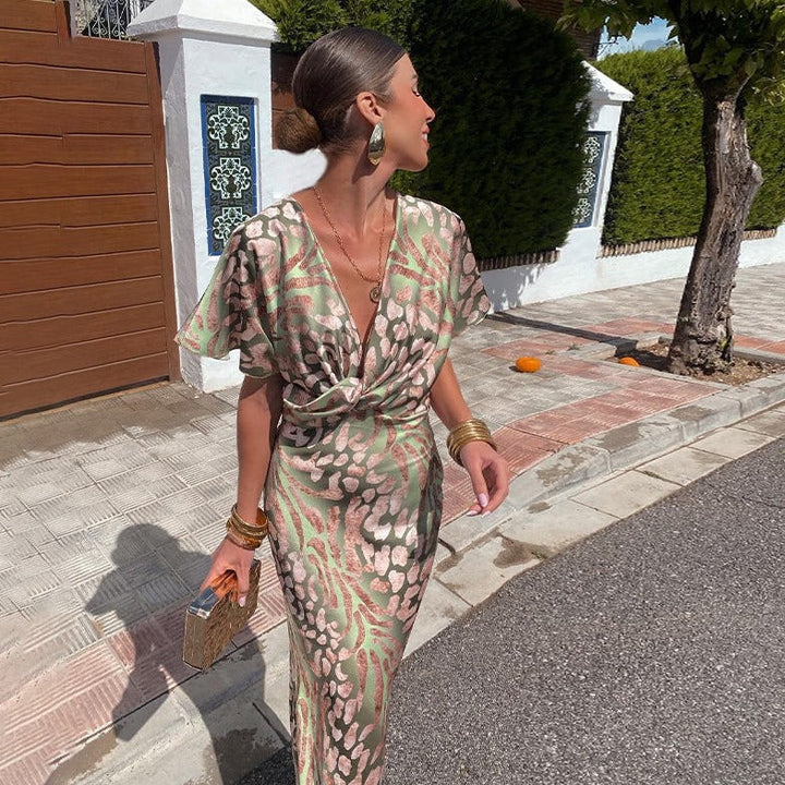 Duttini | Sophisticated Wedding Guest Dress in a Flattering Cut