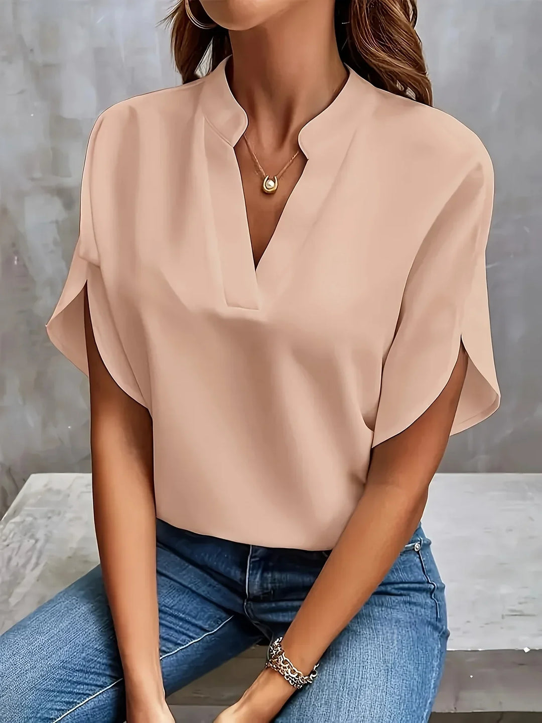 Duttini | Sophisticated Blouse With Tailored Design in a Flattering Cut