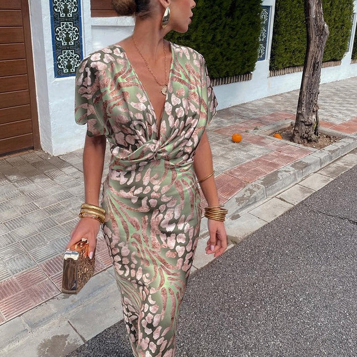 Duttini | Sophisticated Wedding Guest Dress in a Flattering Cut