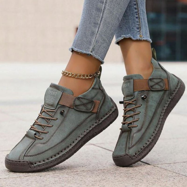 Duttini | Soft-Step Low Cut Lace-Up Design for Walking in Comfort