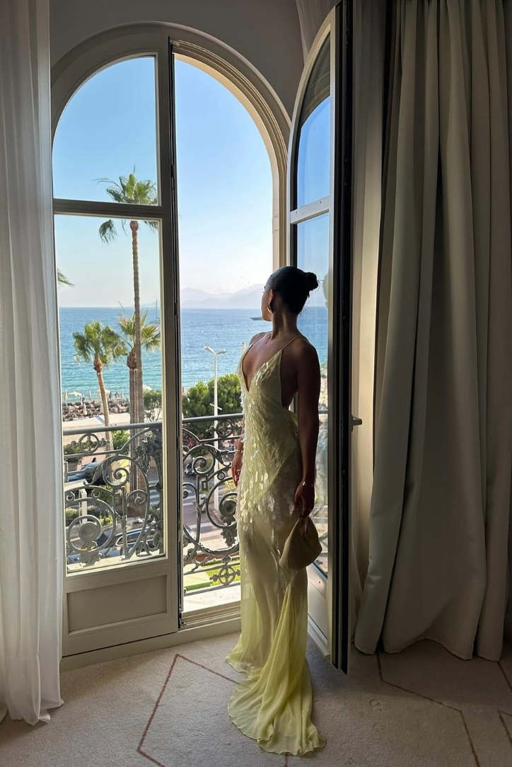 Duttini | Sequin Feathered Texture Maxi Dress